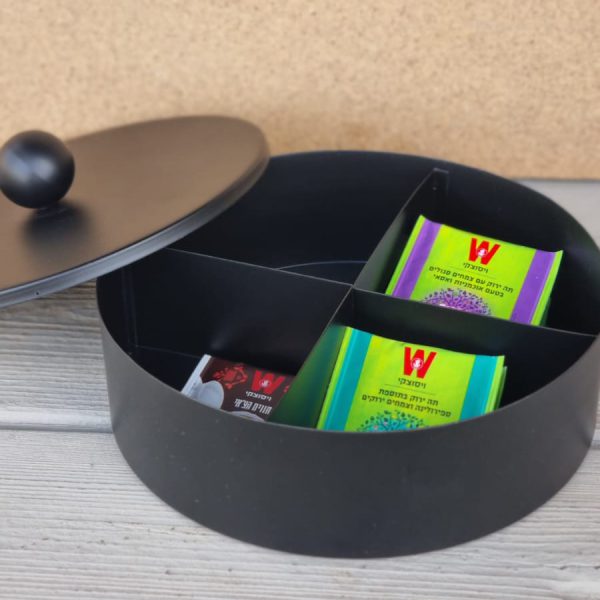 קופסת מתכת מחולקת