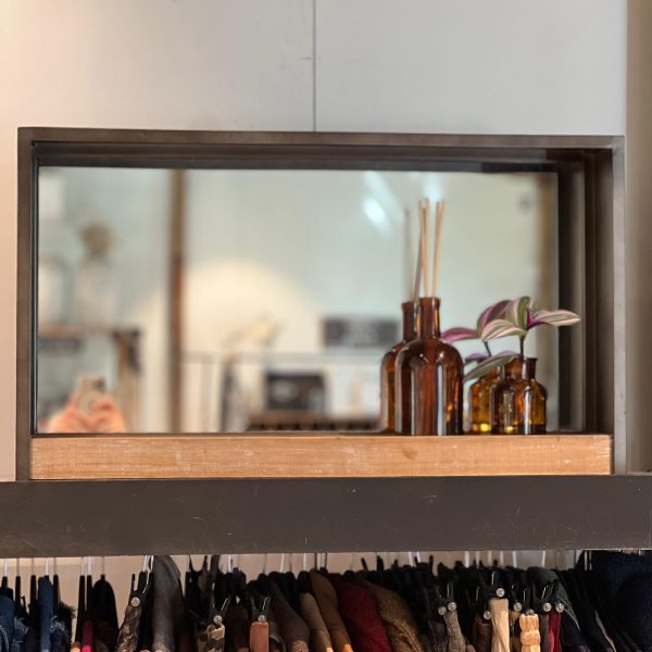 מראה עם מדף - באיסוף עצמי