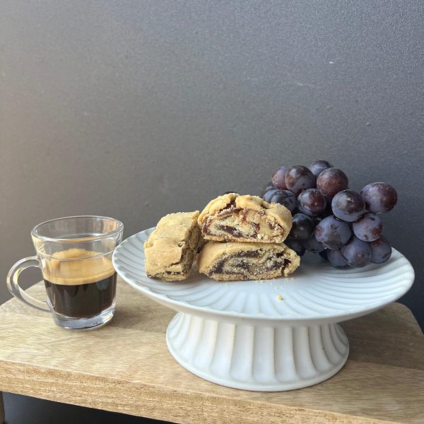 מעמד קרמי לבן